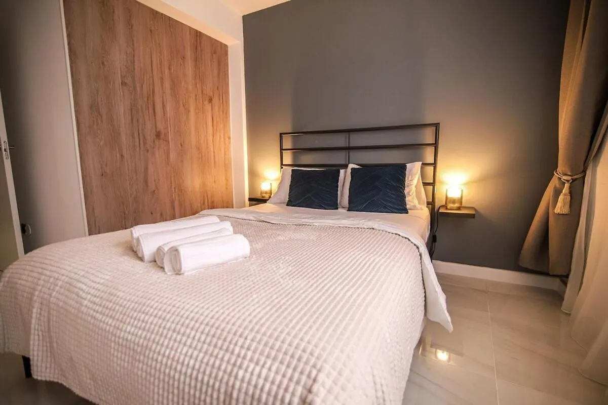 A Villa With Views And A Place To Chill Out 洛斯雷尔雷赫斯